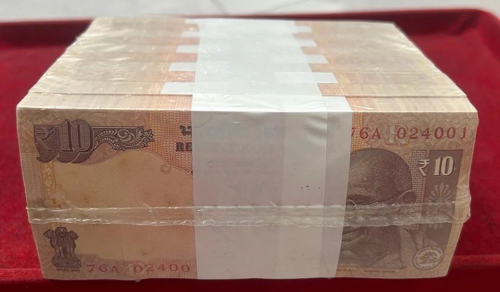 10 Rupees Sealed Pack Rim Old Issue Raghuram Rajan ( R insert ) 1000 Notes 10 Bundle