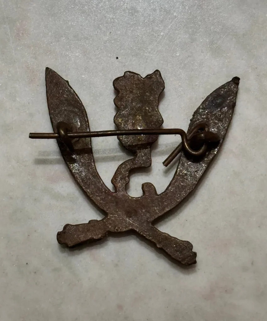 Royal Gurkha Rifles Black Cap Badge Rare