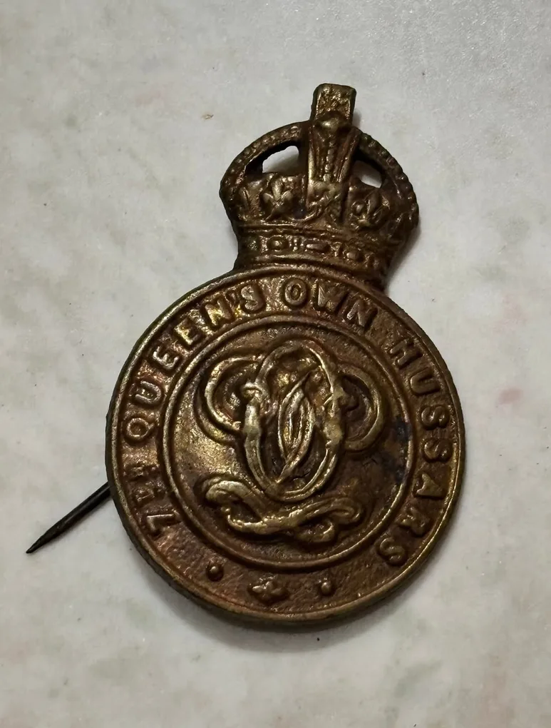 The queen's own hussars biritish army badge