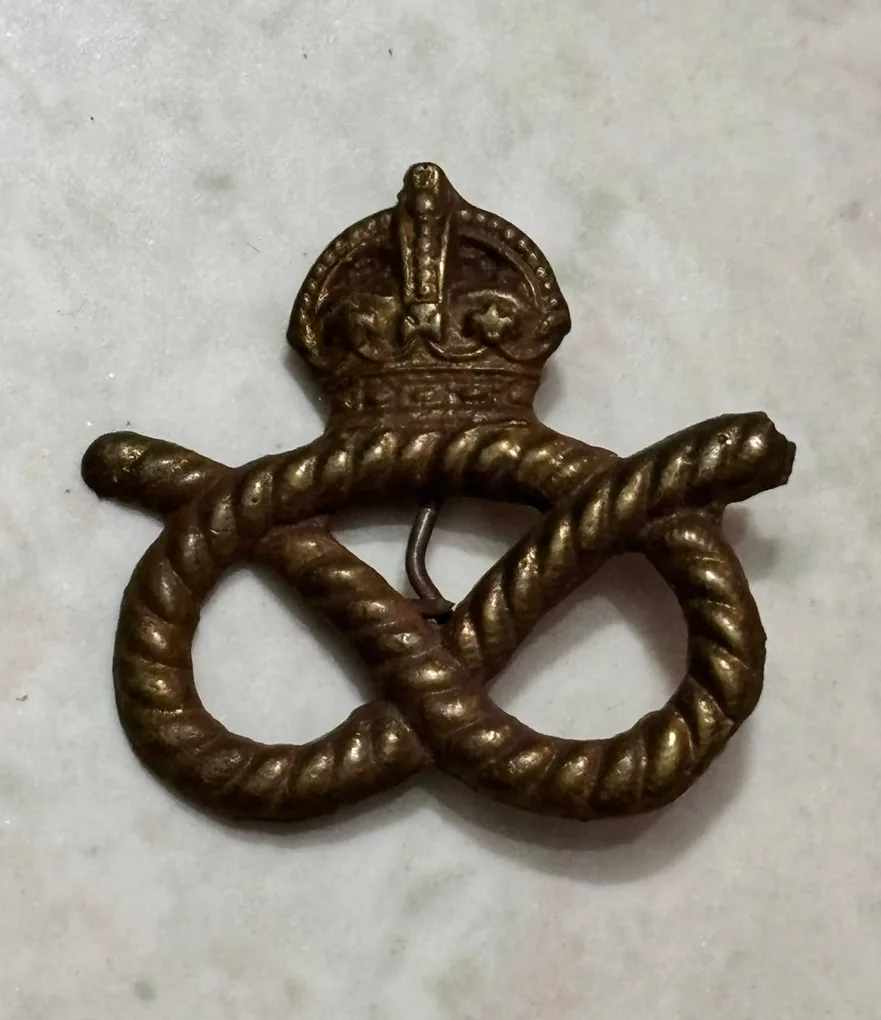 british army queen own royal badge