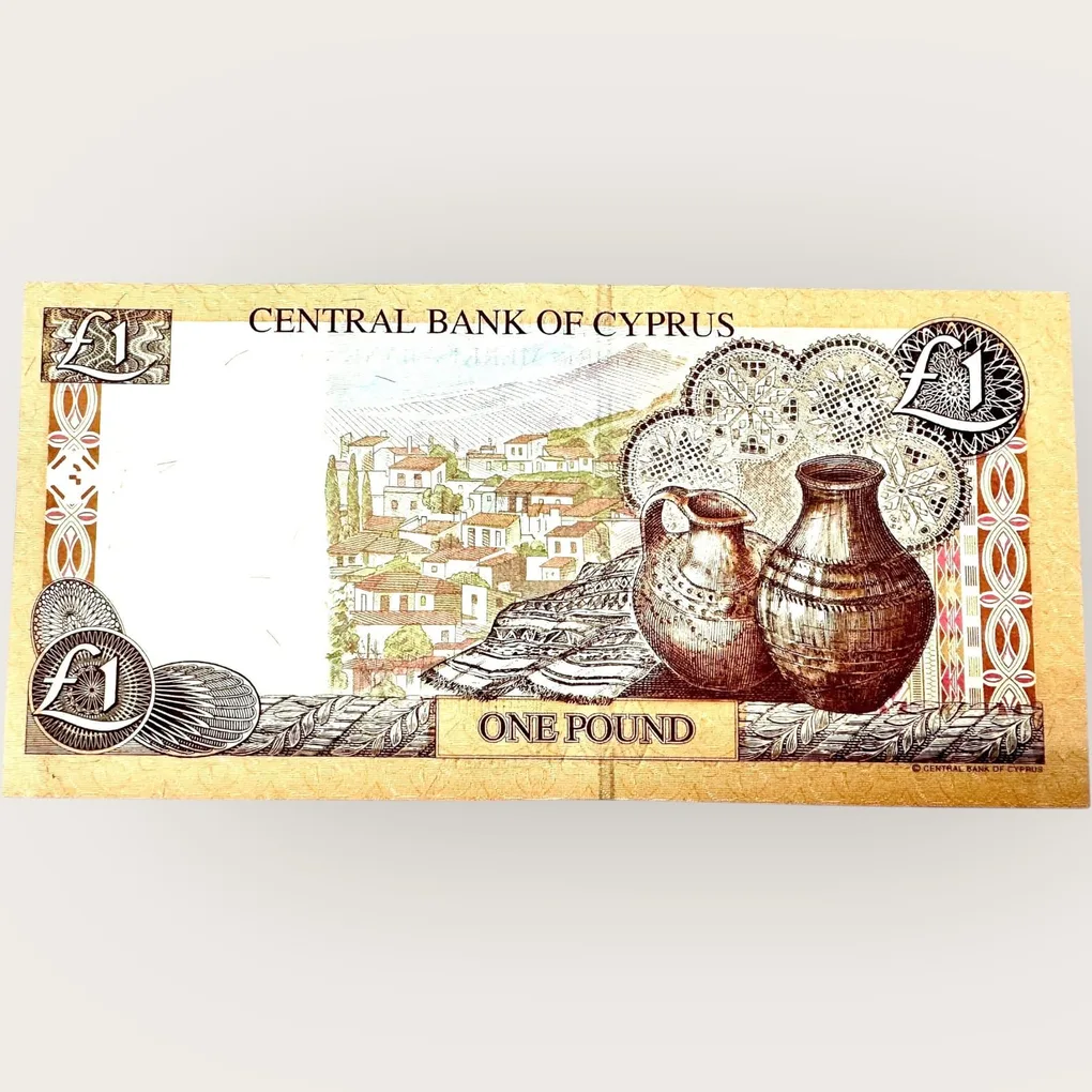 Cyprus 1 Lira 2004 Issue Issue World Banknote Ending 786 Series Unique and Rare