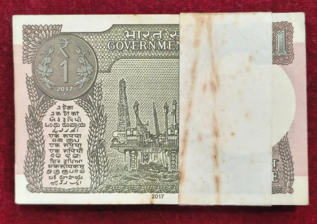 1 Rupees 2017 Governor Shaktikant DAS GEM UNC Rare ( 100 Note ) Serial Packet with Fancy Number Ending 786