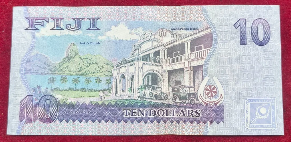 Fiji 10 Dollars Rare Note # B-2