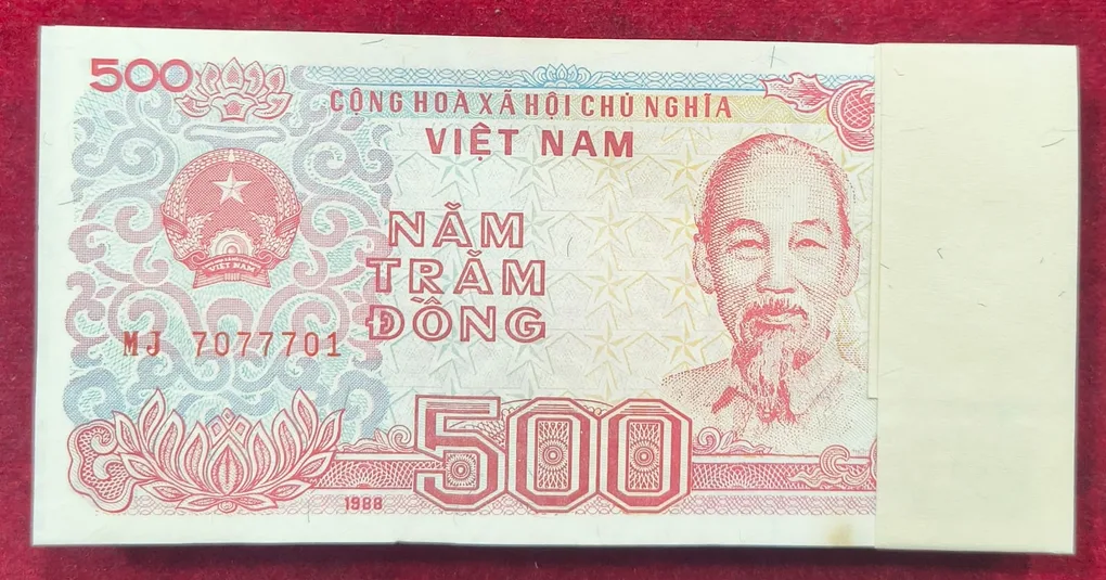 VIET NAM 500 DONG Rare ( 100 Note ) Serial Packet with Fancy Number 786