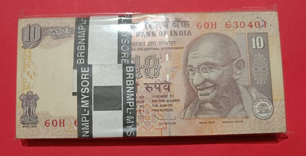10 Rs Old Issue Bundle GEM UNC Condition Collectors Item