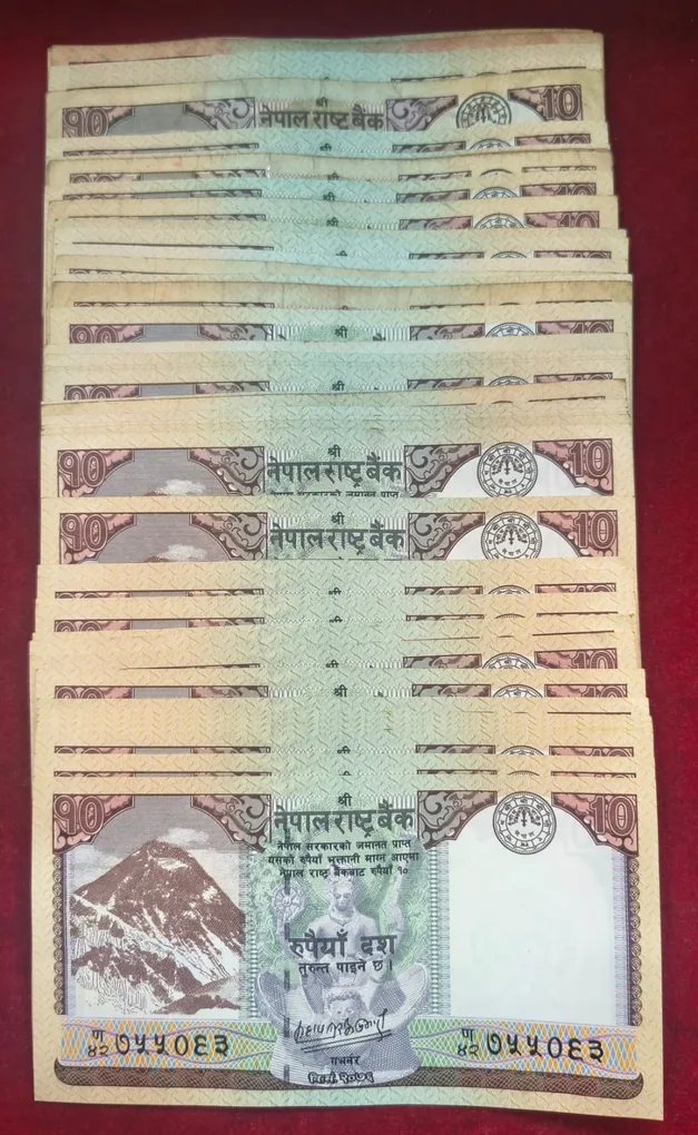 Nepal 5 Rupees Rare ( 54 Note LOTT )