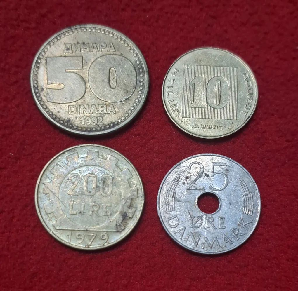 Foreign 4 Coins Set