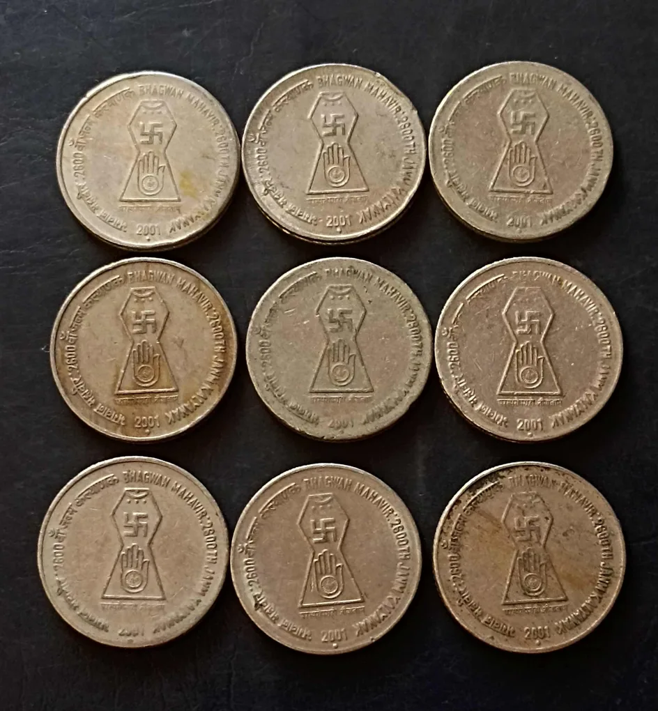 Republic India Denominaton 5₹ Metal coper nickel Same and similar piece available