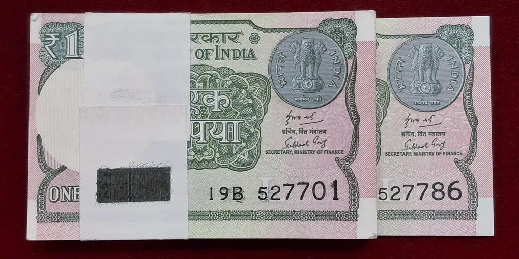 1 Rupees 2018 Governor Subhash Gargrare ( 100 Note ) Serial Packet with Fancy Number Ending 786