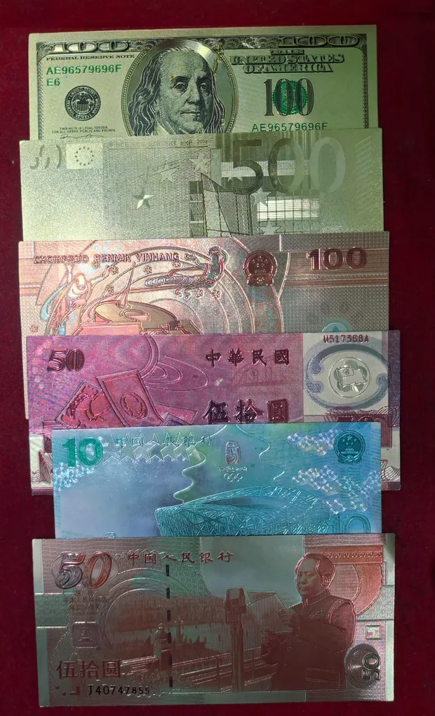 6 Different Fantasy Plastic Note