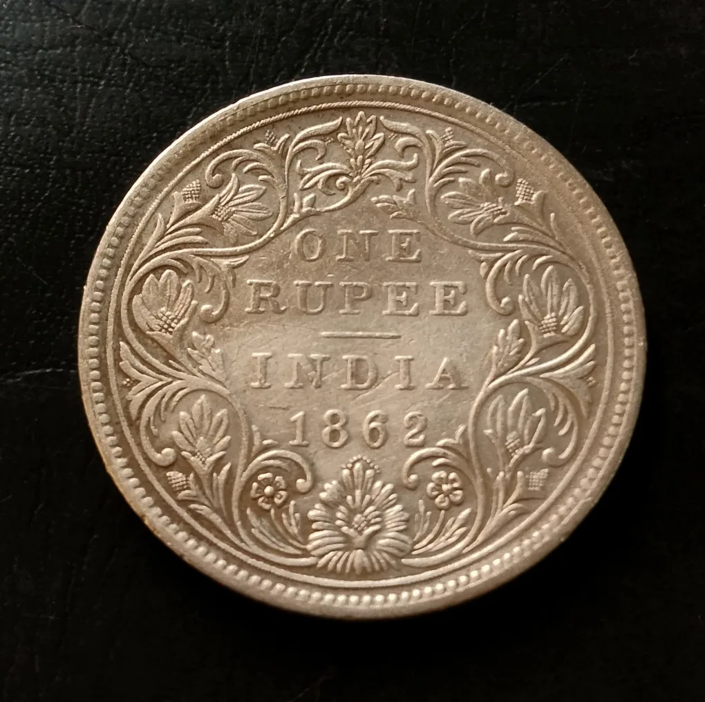 Victoria Queen 👑👑 Year. 1862 Dot variety 1862+10 dots=1872 year. 10. dots Variety as per image Weight 11.5 GM Original Gauarantee Excellent Condition Same and similar piece available