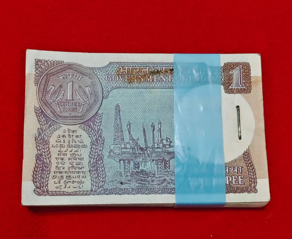 A-48 One Rupee Packet S. Venkitaramanan 1985 Doublie No. Packet Serial No. 431401