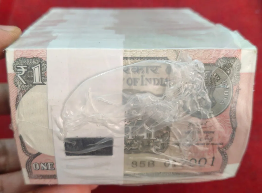 2019 One rupees pack rim 1000 note seriel mint pack rim