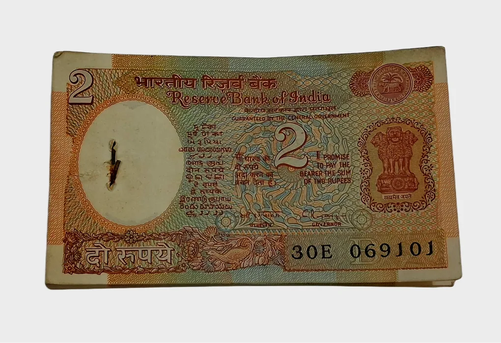 2 Rupees Old Satellite Issue Sign C. Rangarajan Serially 100 Notes Complete Bundle in High Collectable Grade.