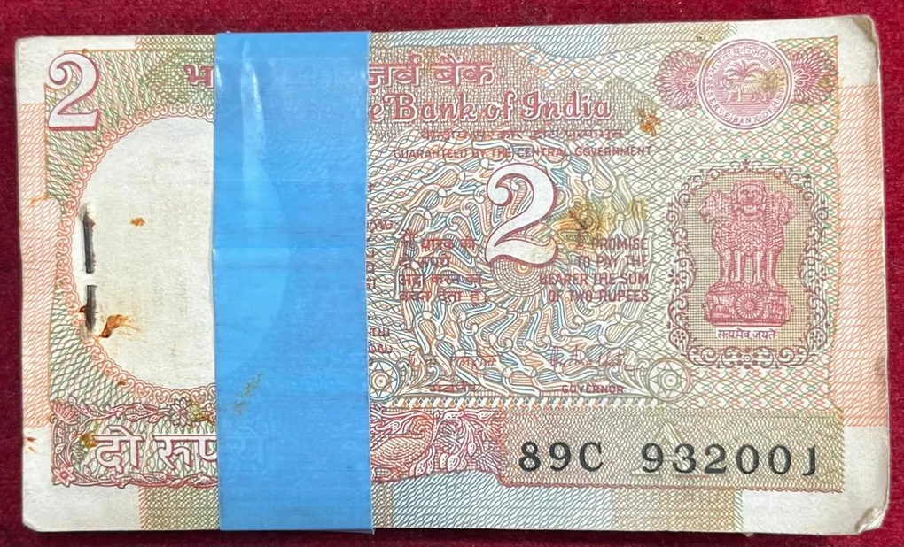 2 Rupees Setlight Governor R.N Malhotra Serical Packet