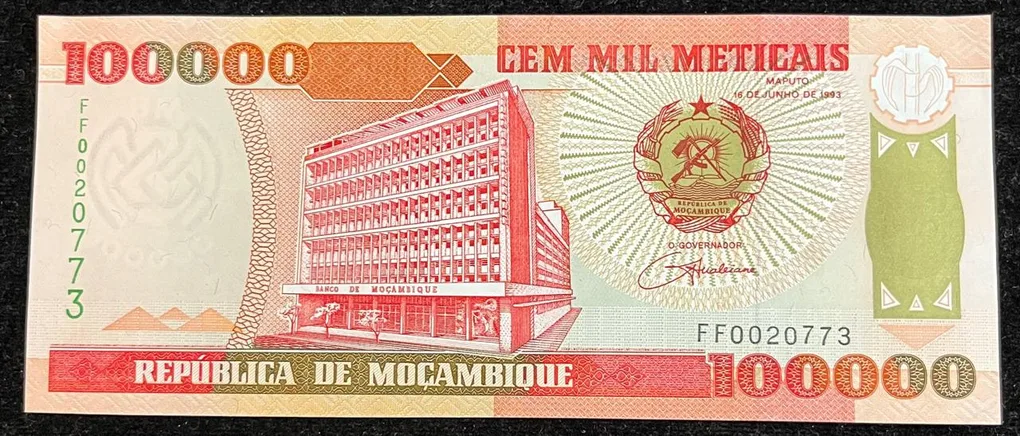 Mocambique 100000 CEM MIL Meticais UNC Bank Note