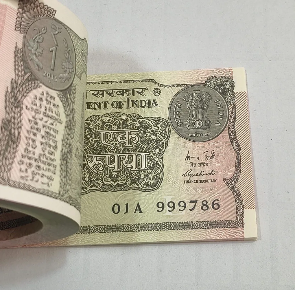 One Rupees 2015 Fancy Number Serial Packet 999786