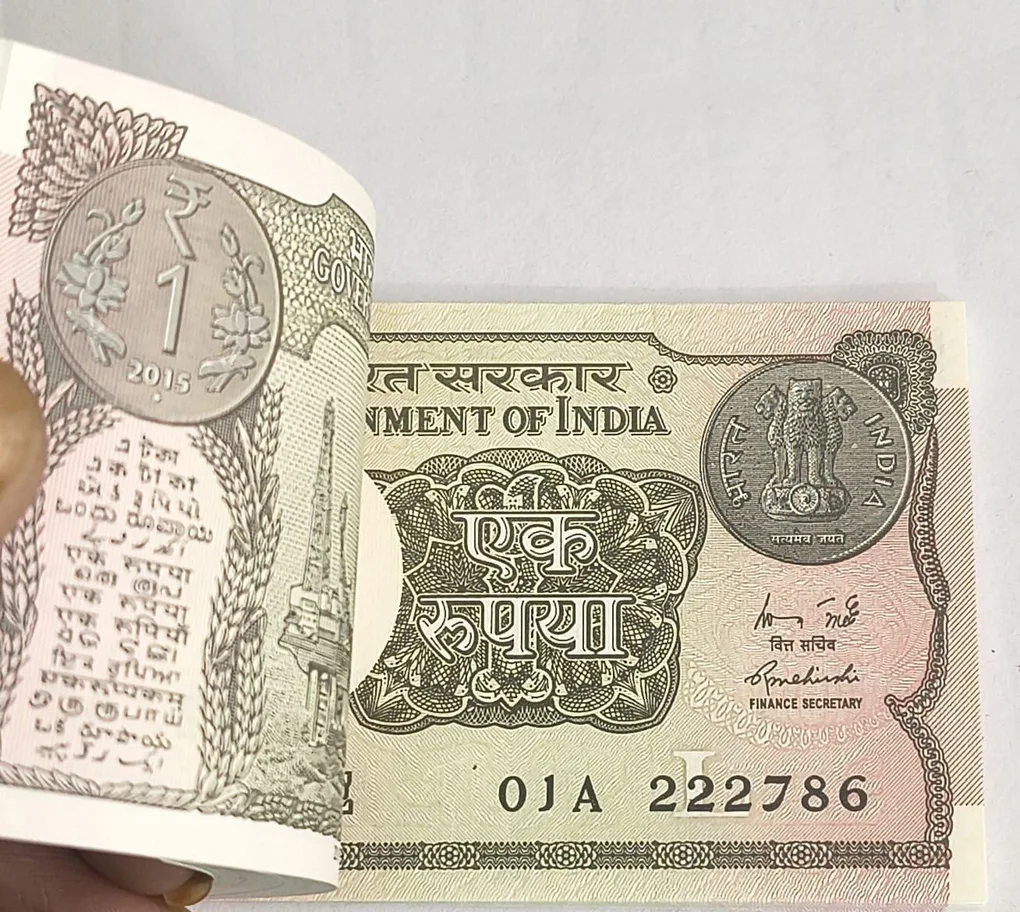 One Rupees 2015 Fancy Number Serial Packet 222786