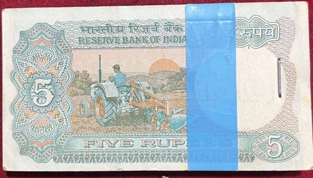 5 RUPEES TRACTOR ISSUE GOVERNOR C.RANGARAJAN RARE UNC (100 NOTE ) SERIAL PACKET