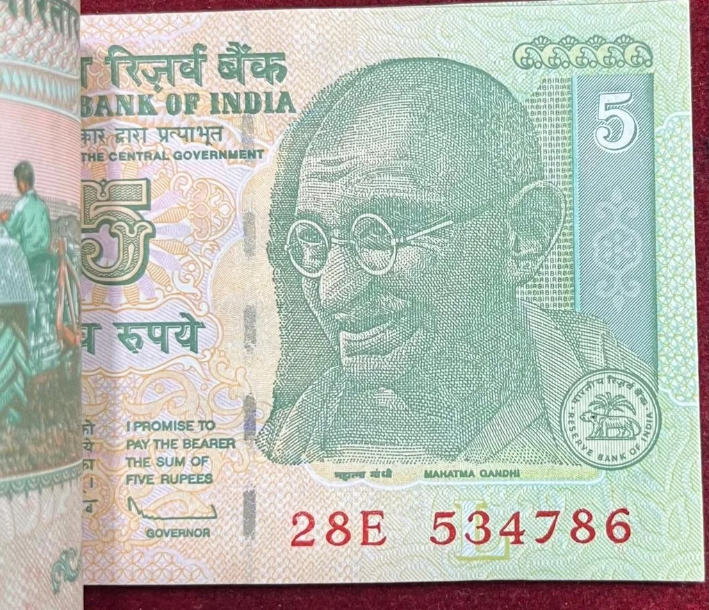 786 FANCY NUMBER 5 RUPEES GOVERNOR D. SUBBA RAO RARE UNC (100 NOTE ) SERIAL PACKET