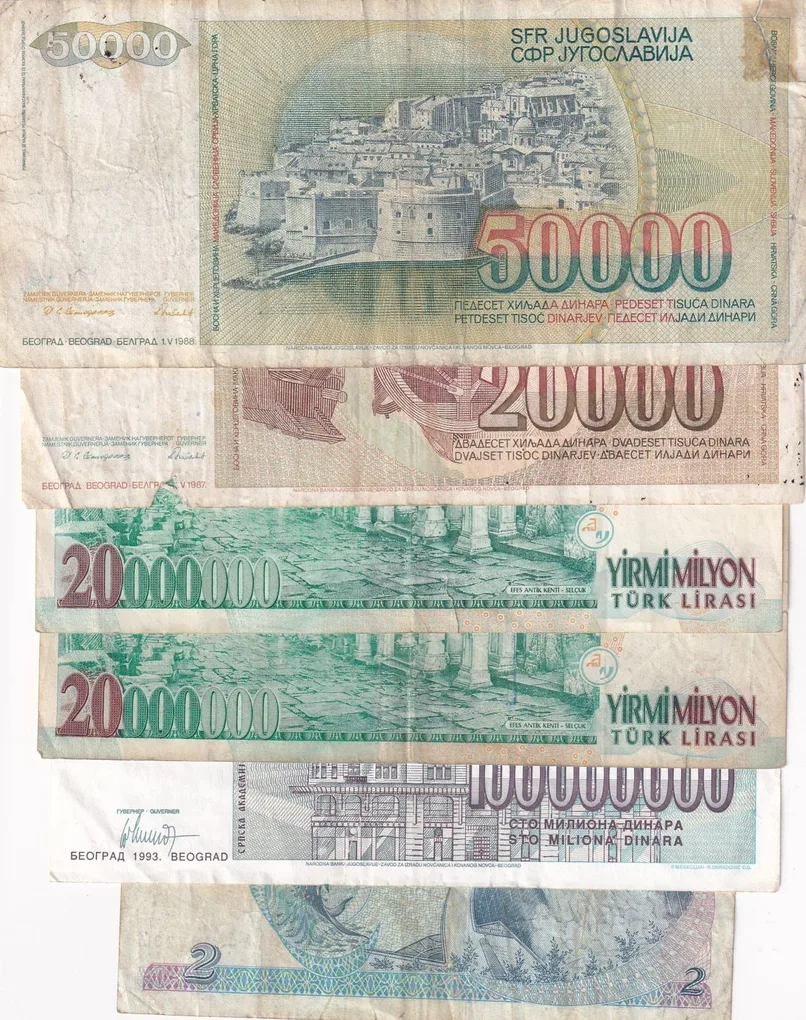Six Note World Note Low Condition #SKU-4