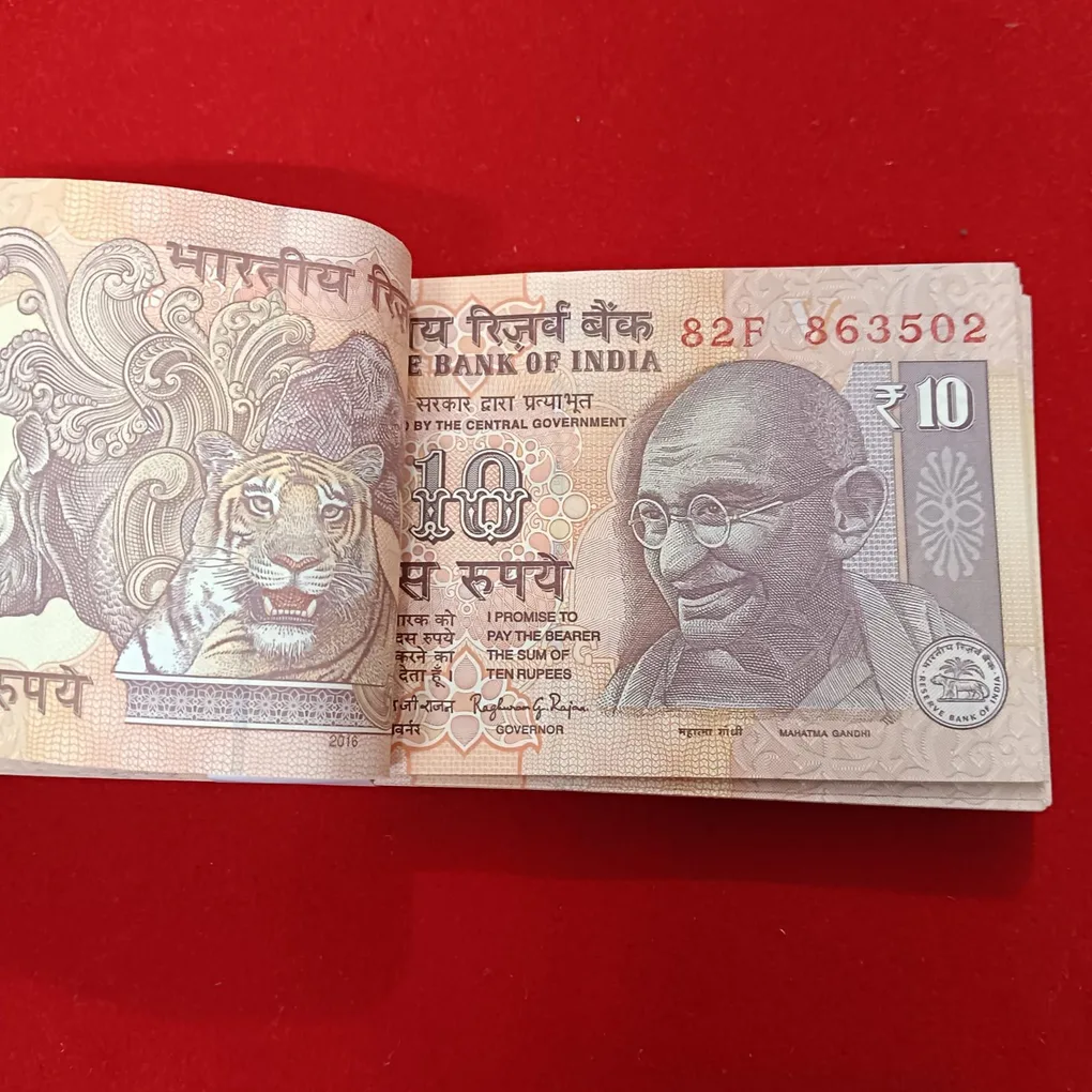 Ten Rs Old Gandhi Bundle Governor Raghuram Rajan Gem Unc Condition 863501