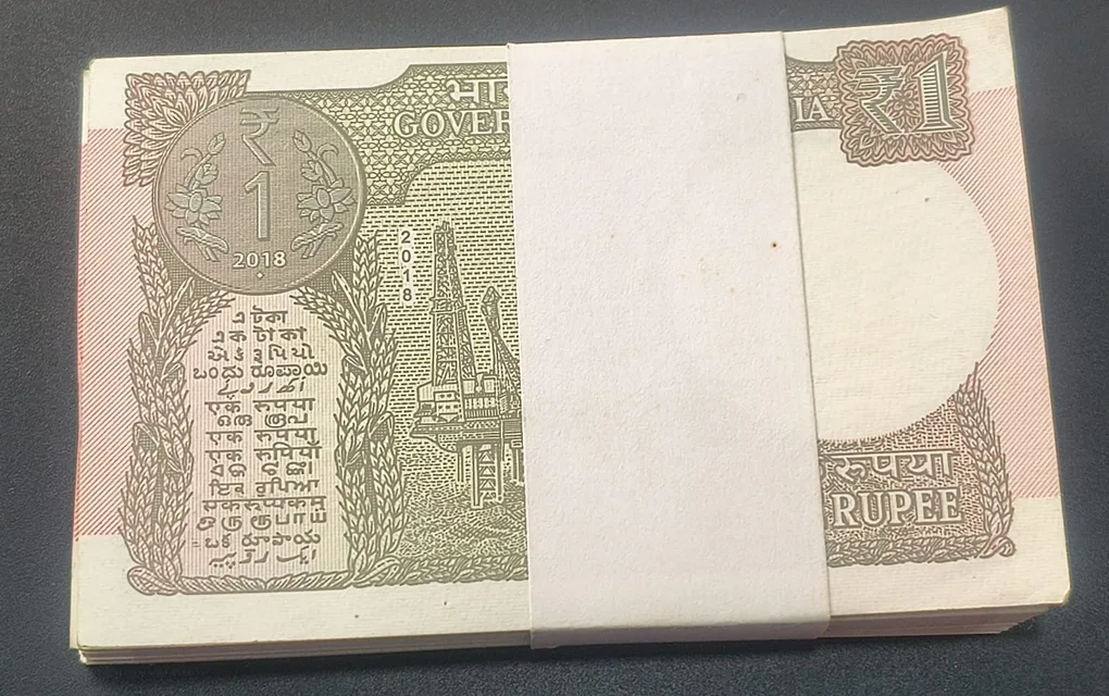 1 Rupees 2018 Governor Subhash Garg (100 Note) Serial Packet with Fancy Number Ending 786 #Sk-11