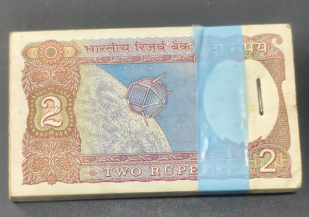 2 Rupees Satellite Governor R.N Molhotra (100 Note) Rare Serial PACKET#SK-14