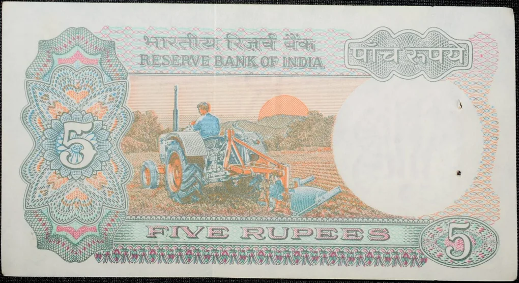 5 Rupees of Republic India (AD 1988) with Farmer ploughing with a tractor while sun is rising - S. Venkitaramanan Signature UNC