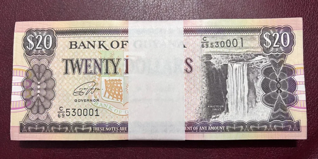 20 dollar Guyana 100 notes bundle #1