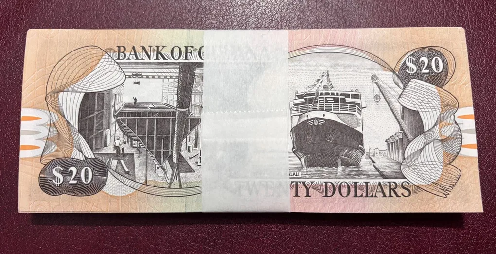 20 dollar Guyana 100 notes bundle #1