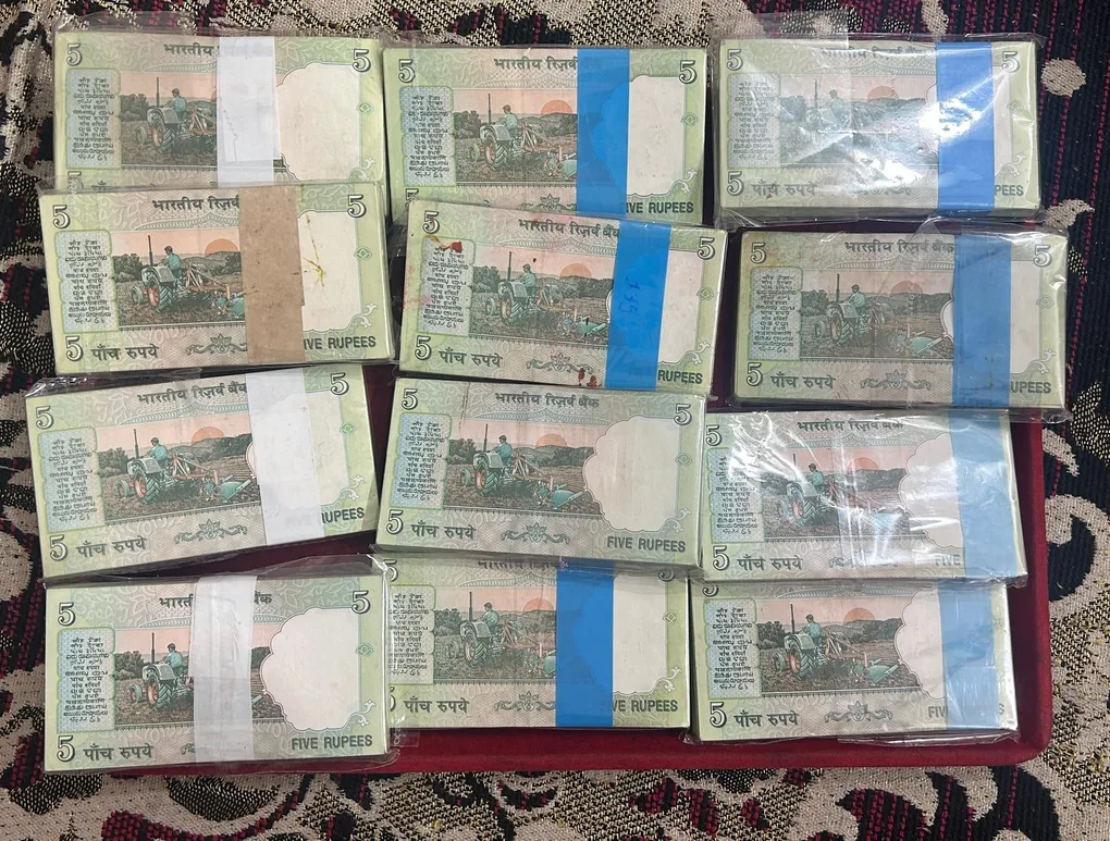 5 rupees serial packet gov.Subbarao 100 note serial packet buyer will receive 1 packet