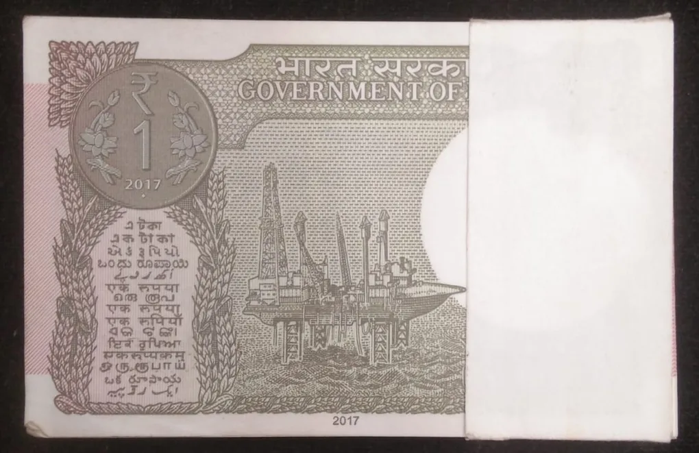 99 Note Serial Packet 2017 One Rupees Packet # SK-47