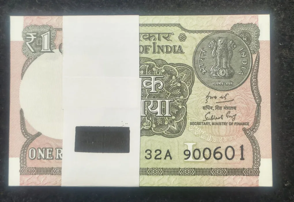 Semi Fancy One Rupees 2018 Serial Packet GEM UNC