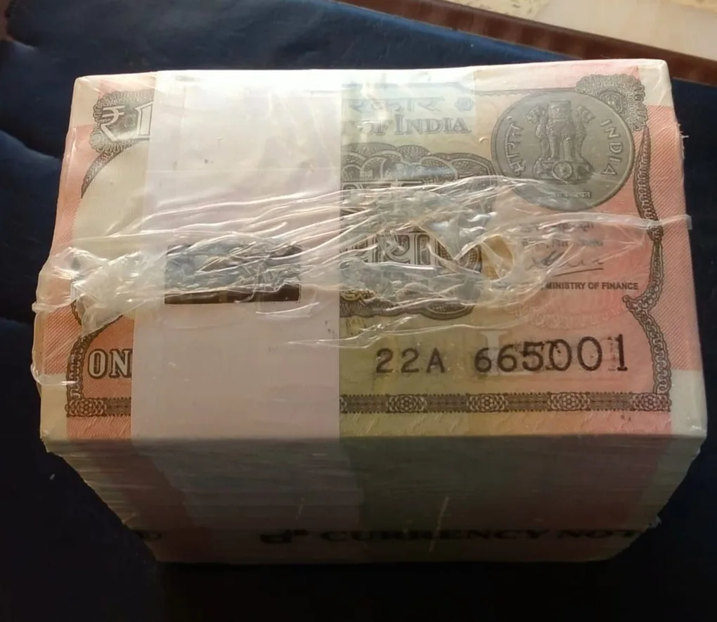RIM 1 rs rare 2017.  1000 Notes 🎶 in Series. RIM Available 📦 original rbi package 📦 as 🖼Images