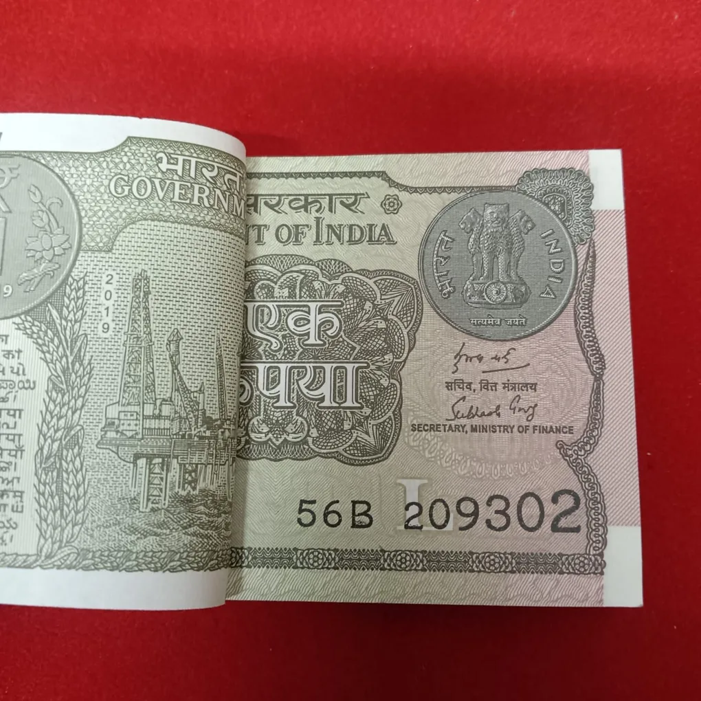 One Rs Full Bundle Finance Secretary Subhash Garg Year 2019 Gem Bunc Condition 209301