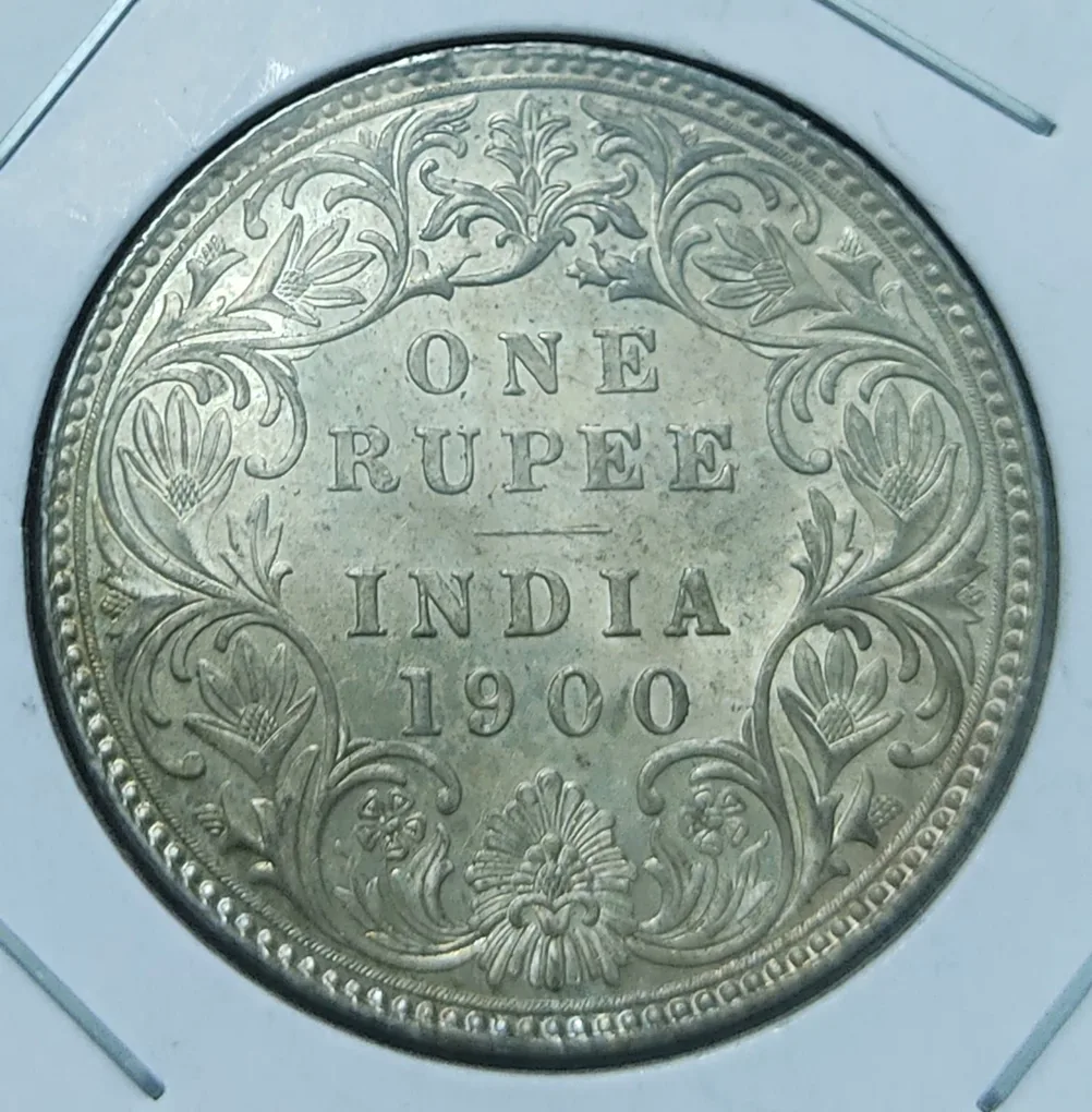 One Rupee Victoria Empress Year 1900 Bombay Mint
