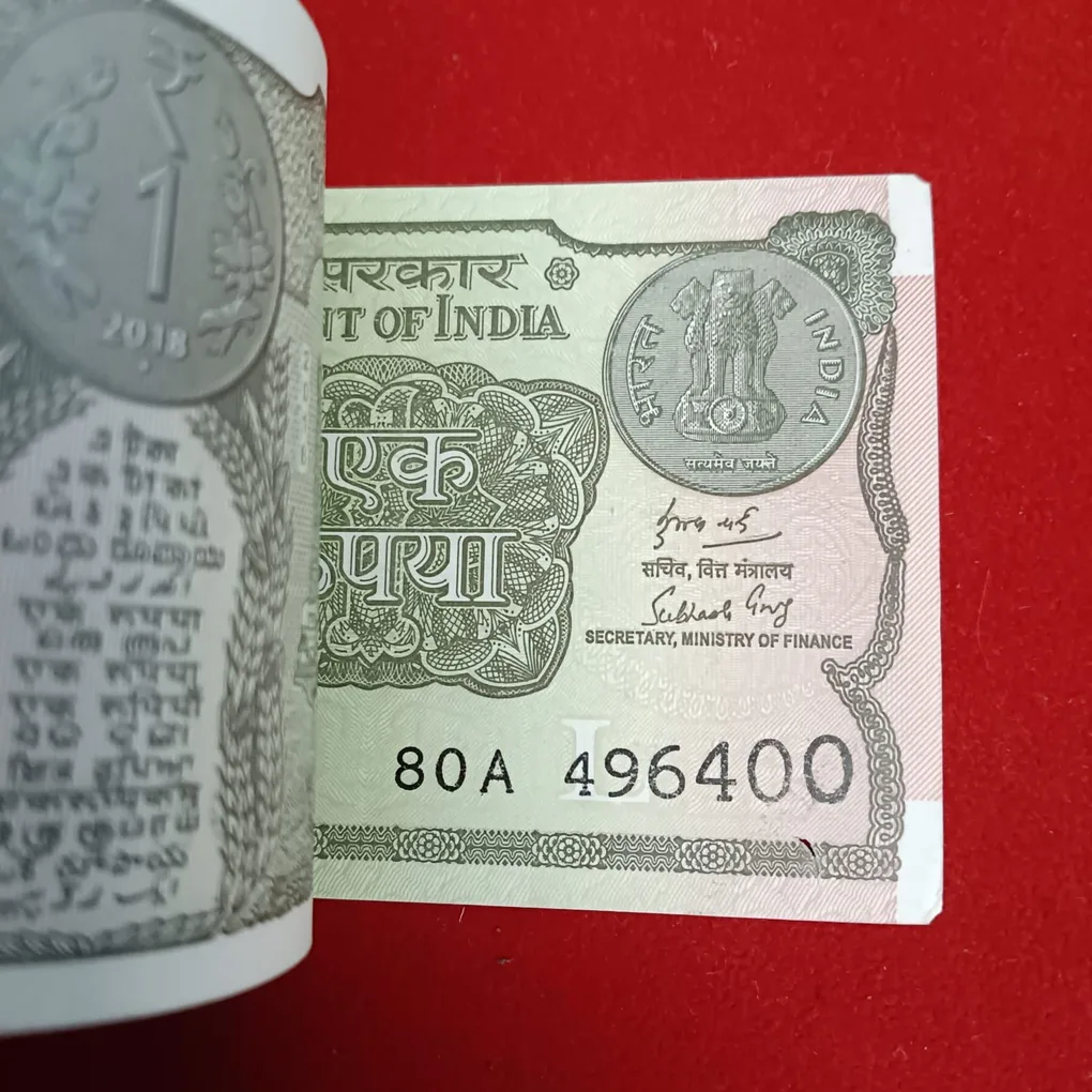 One Rs Full Bundle Finance Secretary Subash Garg 2018 Year Unc Condition 496301
