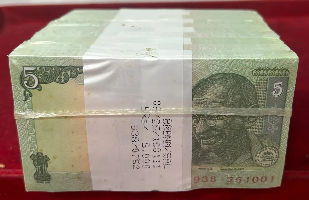 5 Rupees Sealed Pack Rim Old Issue ( R Insert ) 1000 notes Packed RIM