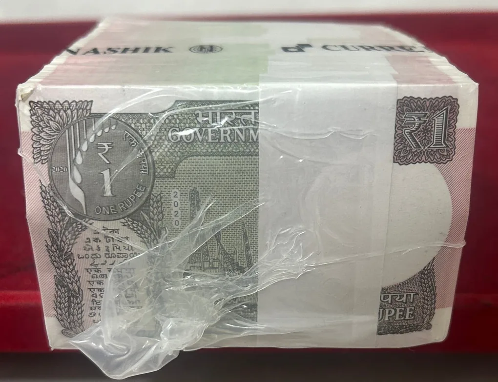 2020 one rupees sealed pack Rim 1000 note Rare date