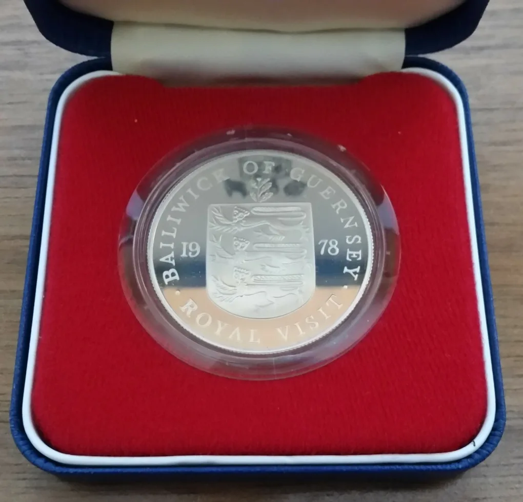 Guernsey 25 Pence 1978 - Elizabeth II Royal Visit; Silver Proof Rare Commemorative coin with box