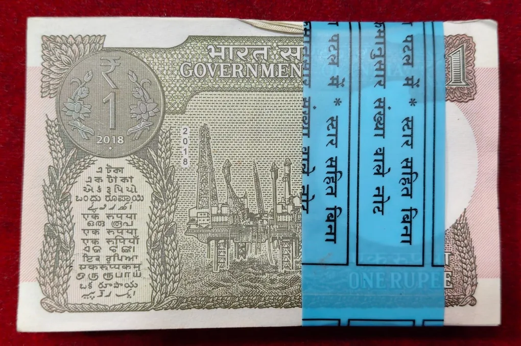 One Rupees 2018 Governor Subhash GARG Rare (100 Note ) Serial Packet Last Note Star* Note