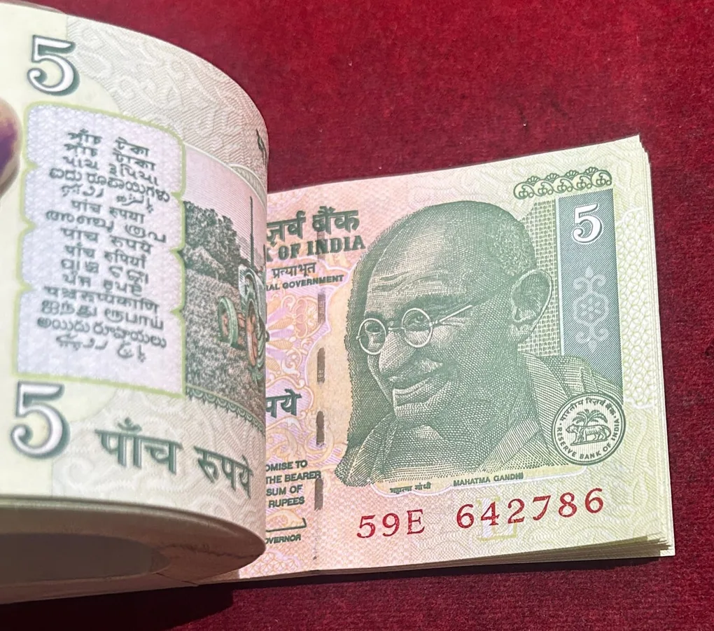 Ending 786 Five rupees serial packet gov. D Subbarao buyer will receive randomly 1 packet