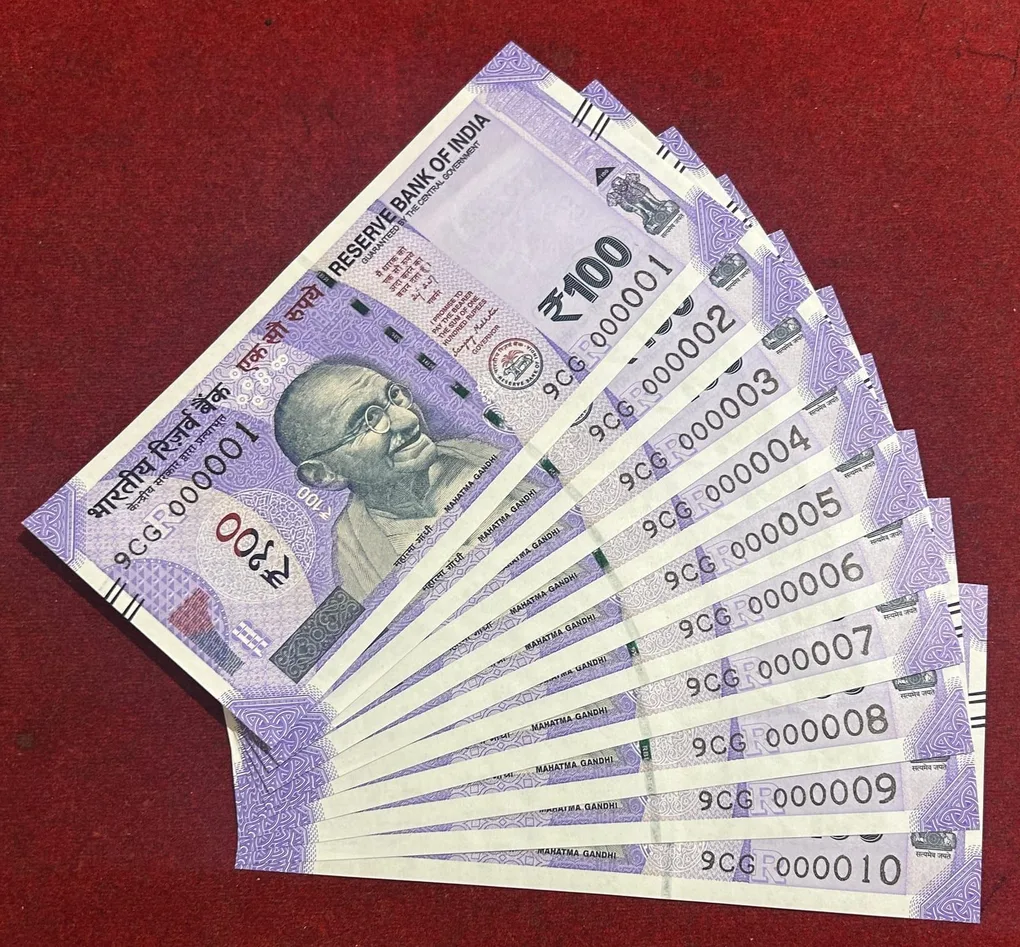 000001 - 000010 ( 10 PCS Set) 100 Rupees GEM UNC Rare ( 10 Note Set) with Same Eprefix