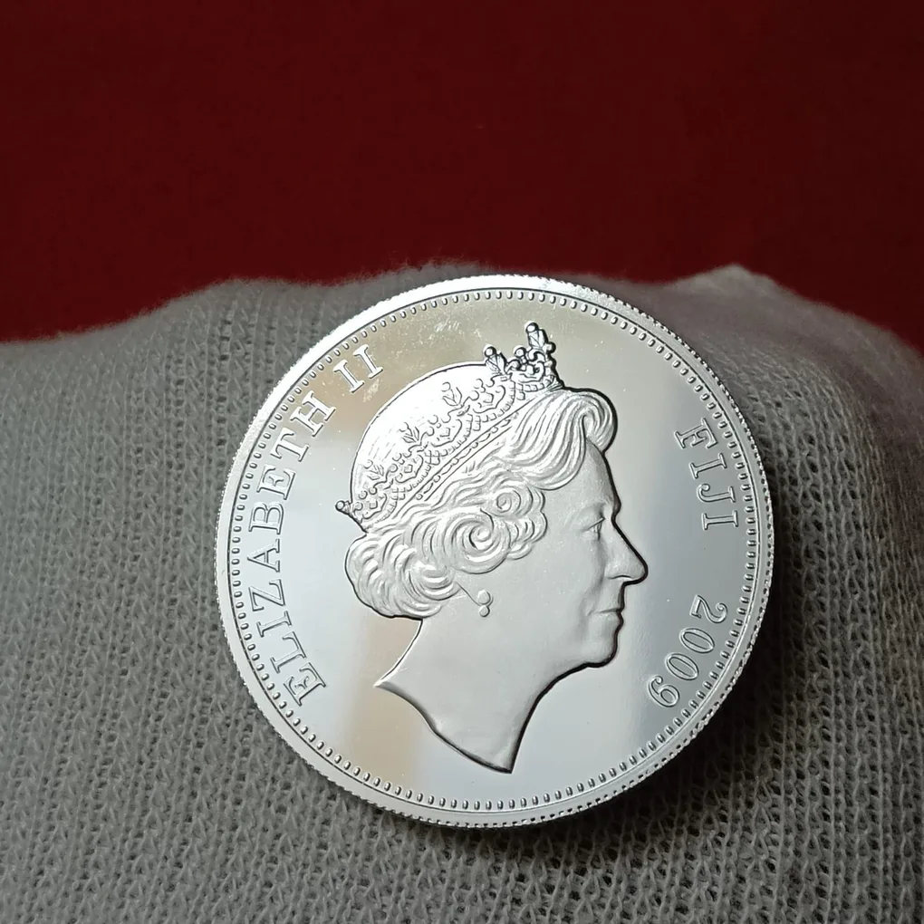 Elizabeth One Dollar 2009 - FIJI Great Animals of the World” series featuring a Zebra FIZI Country Proof Coin