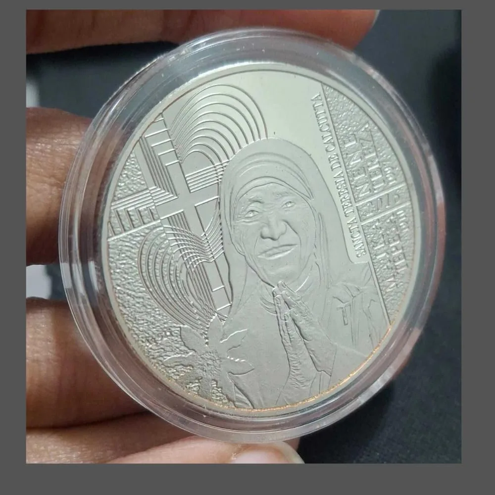 Reproduction Coin - Mother Teresa 100 Denars 2016 Commemorative UNC Beautiful Silver Plated Coin