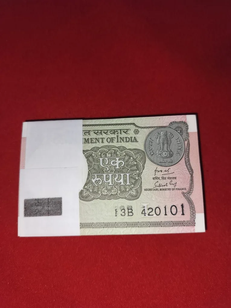 A-63 Subhash Chandra GARG One Rupee Packet GEM UNC Condition Serial No. 420101