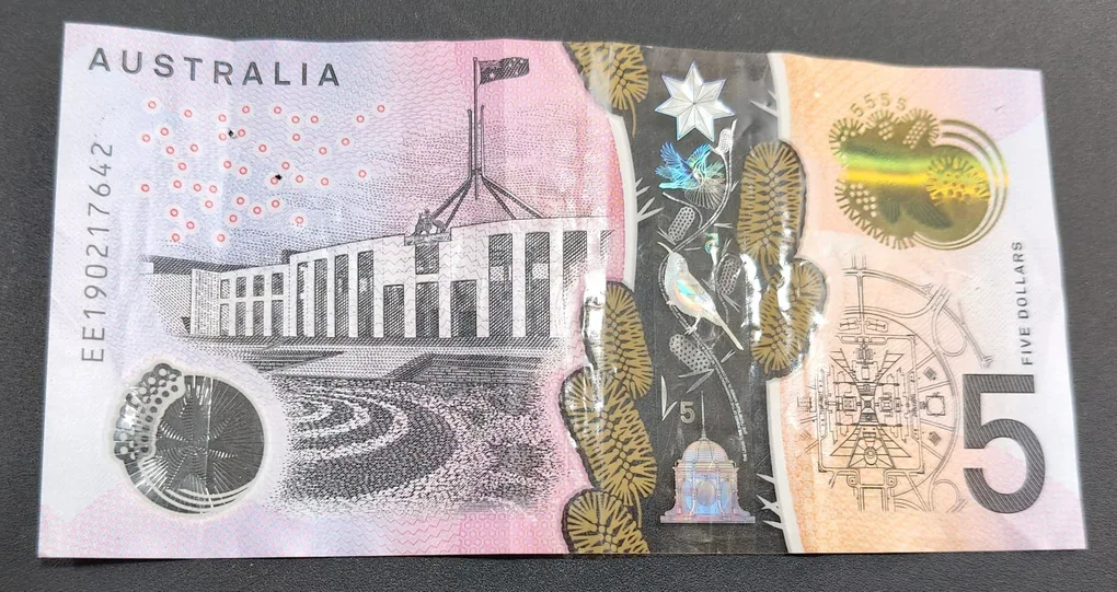 Australia 5 Dollar Rare Polymer Note #B2