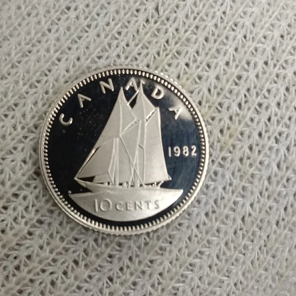 Elizabeth II DG Regina 10 Cents Proof Coin 1982 Year Canada