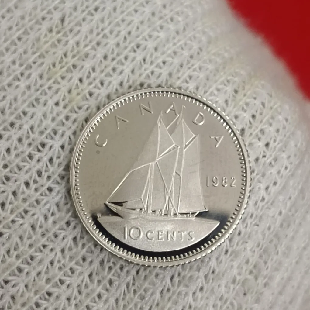 Elizabeth II DG Regina 10 Cents Proof Coin 1983 Year Royal Canadian Mint